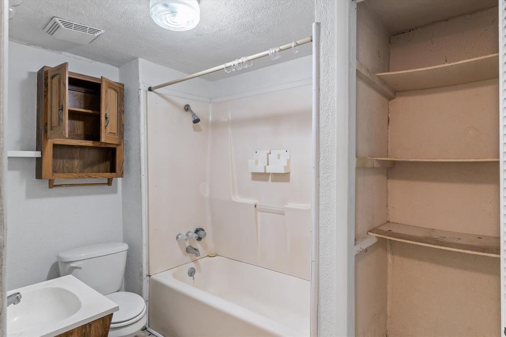918 N Jefferson Street, Lancaster, TX 75146
