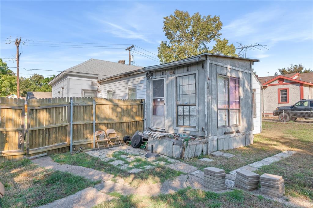 918 N Jefferson Street, Lancaster, TX 75146