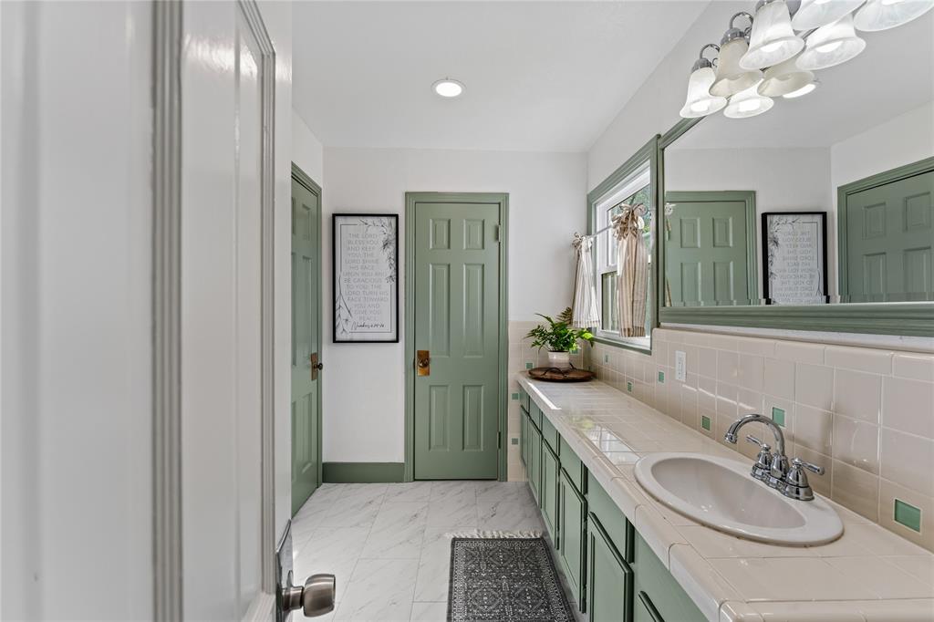 608 Johnson Drive, McGregor, TX 76657