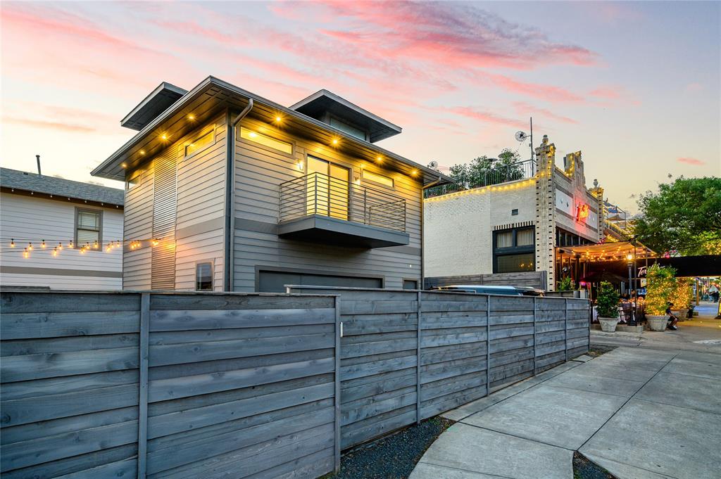A separate guesthouse, a private backyard, and Lower Greenville just beyond your gate.