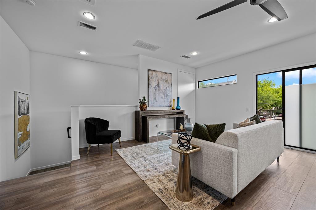 A separate guesthouse adds another dimension to life at Vickery—welcoming visitors with a space of their own. Maybe a gym, studio or workshop?