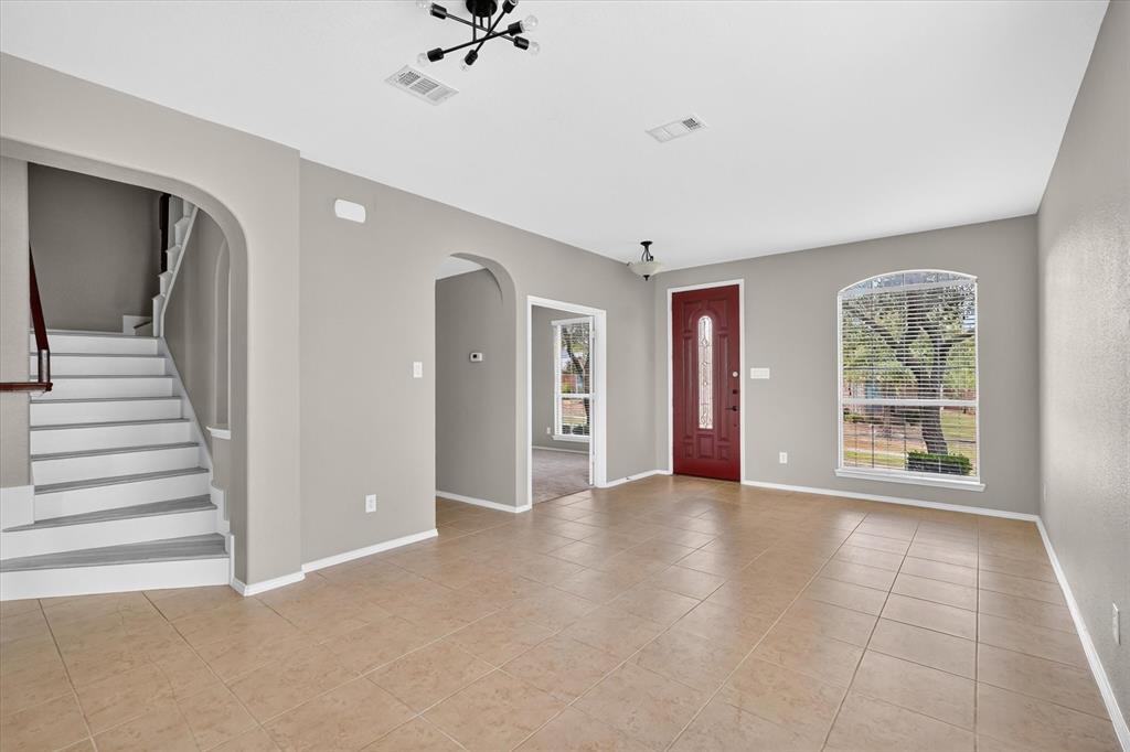 424 Castle Street, DeSoto, TX 75115