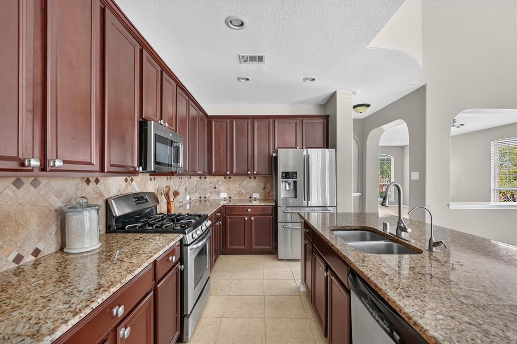 424 Castle Street, DeSoto, TX 75115 424 Castle Street, DeSoto, TX 75115