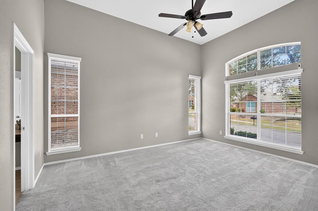424 Castle Street, DeSoto, TX 75115