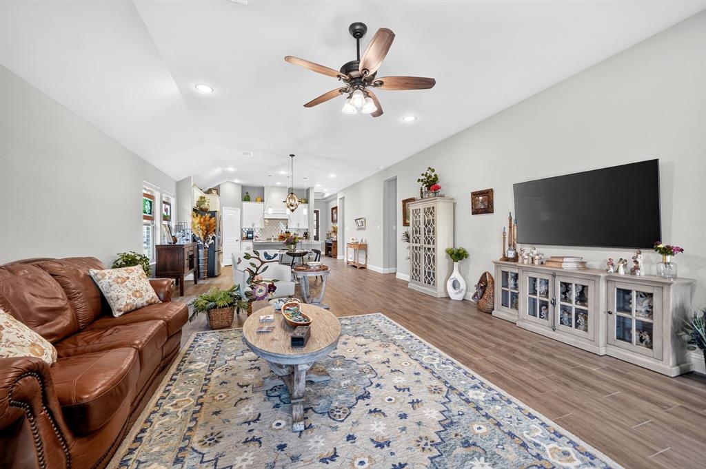 813 Mildren Lane, Fate, TX 75087