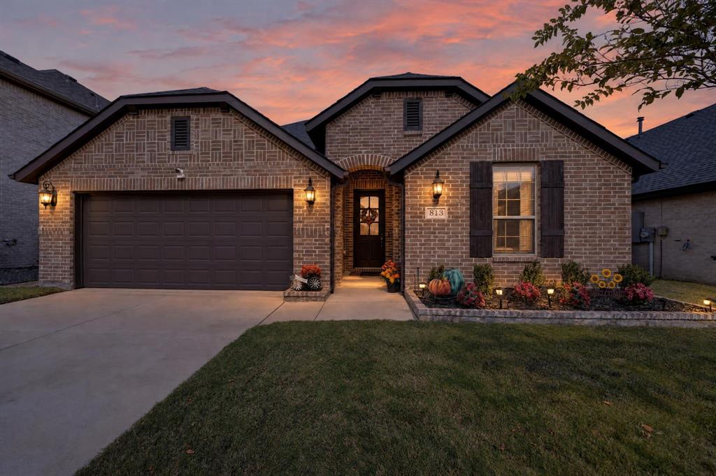 813 Mildren Lane, Fate, TX 75087