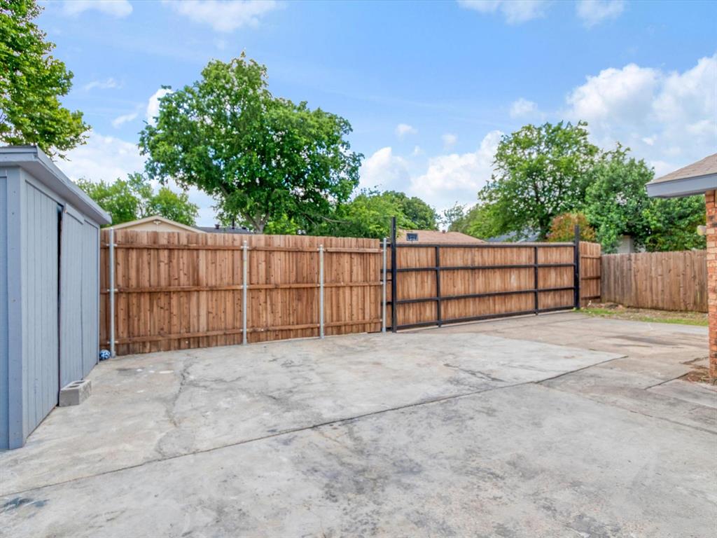 7232 Long Canyon Trail, Dallas, TX 75249