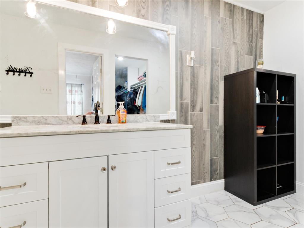 7232 Long Canyon Trail, Dallas, TX 75249