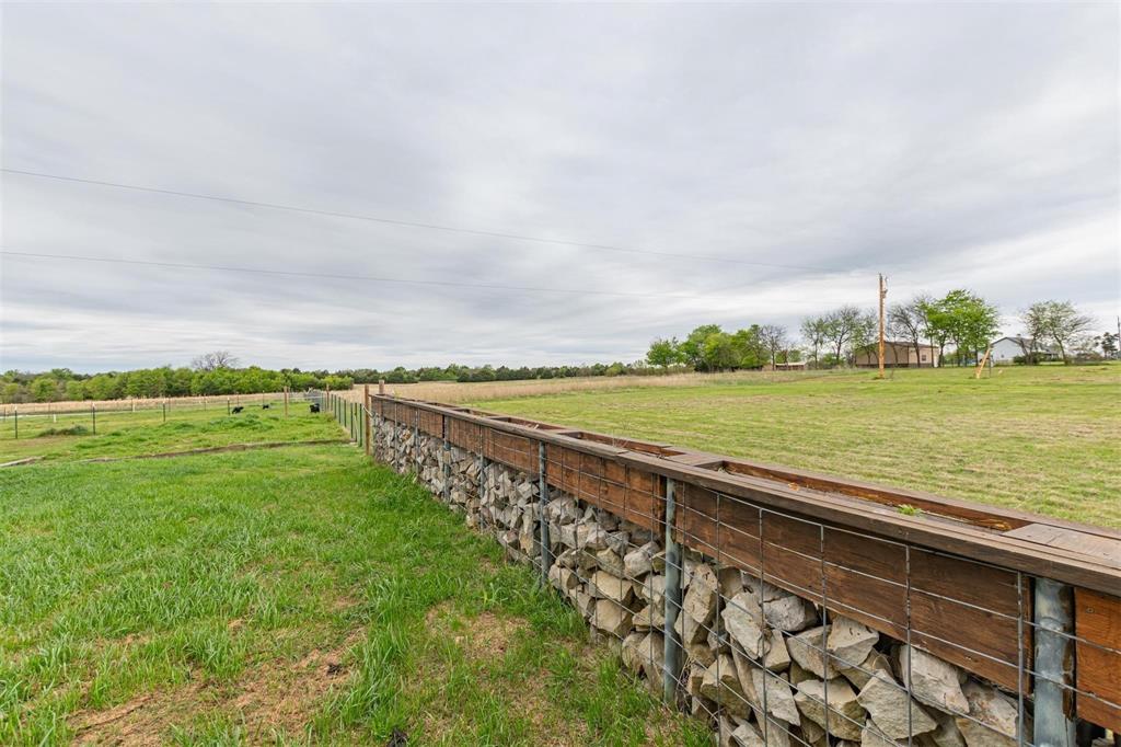 4886 County Road 1037, Celeste, TX 75426