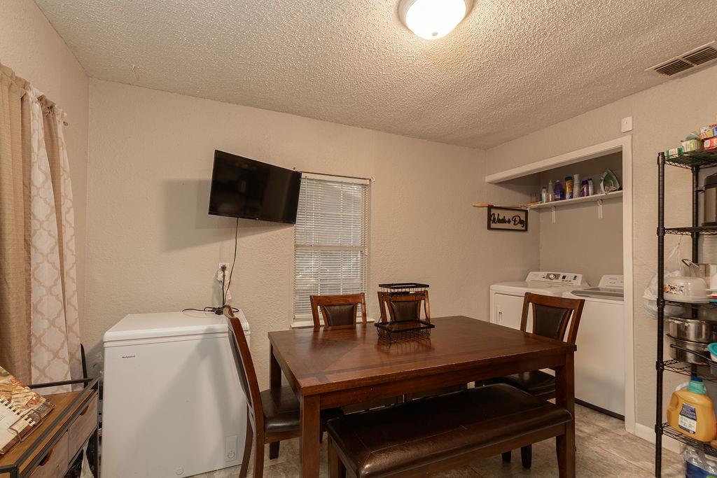 1210 Pollard Street, Greenville, TX 75401