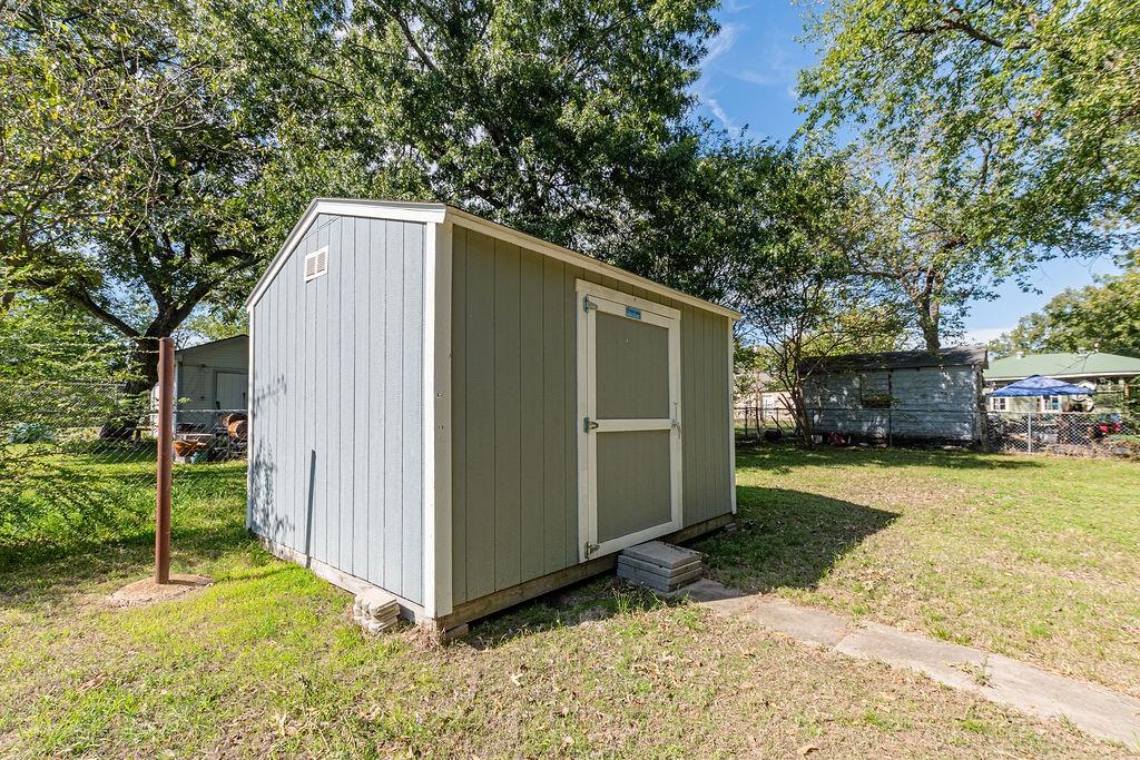 1210 Pollard Street, Greenville, TX 75401