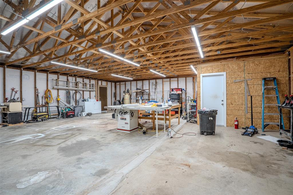 201 Granbury Court, Granbury, TX 76049