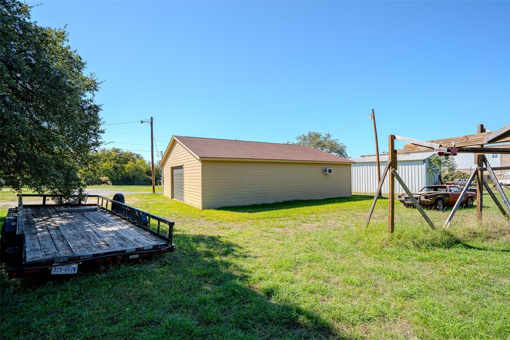 201 Granbury Court, Granbury, TX 76049