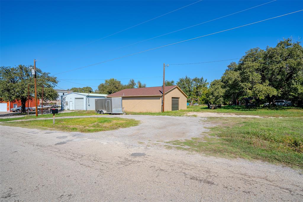 201 Granbury Court, Granbury, TX 76049