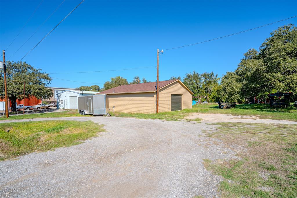 201 Granbury Court, Granbury, TX 76049