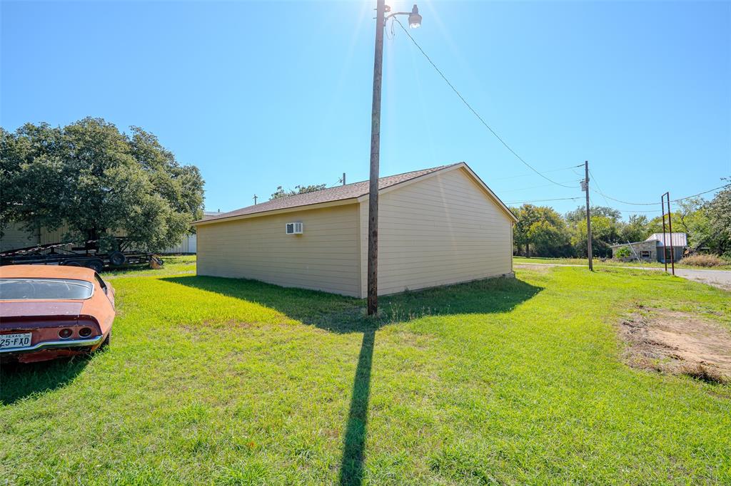 201 Granbury Court, Granbury, TX 76049