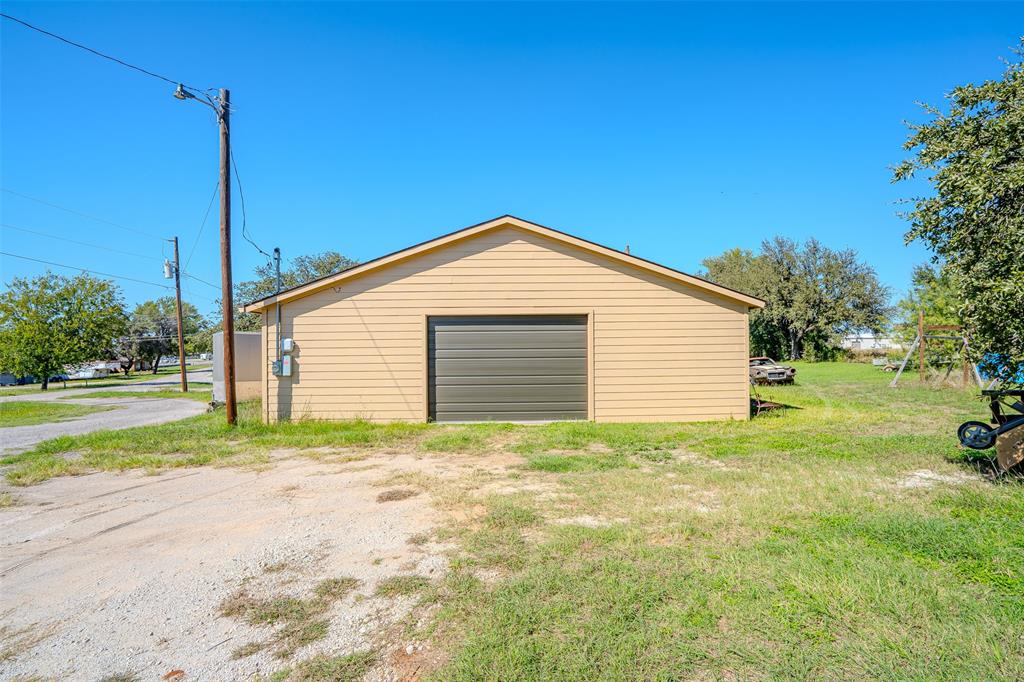 201 Granbury Court, Granbury, TX 76049