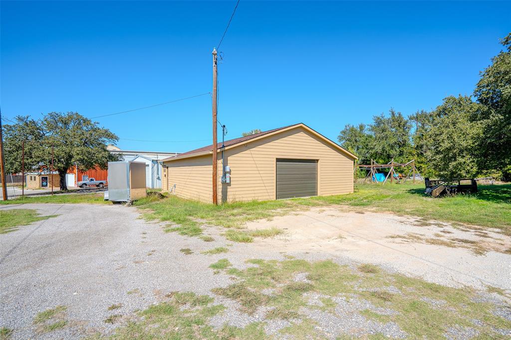 201 Granbury Court, Granbury, TX 76049