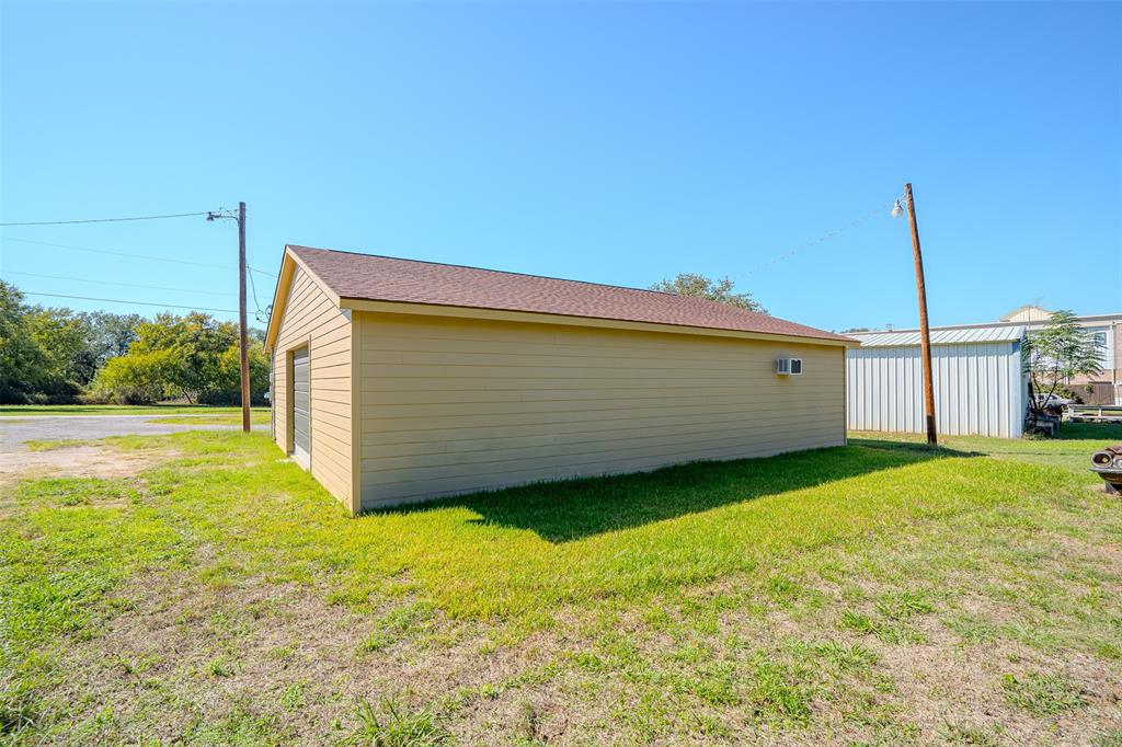 201 Granbury Court, Granbury, TX 76049