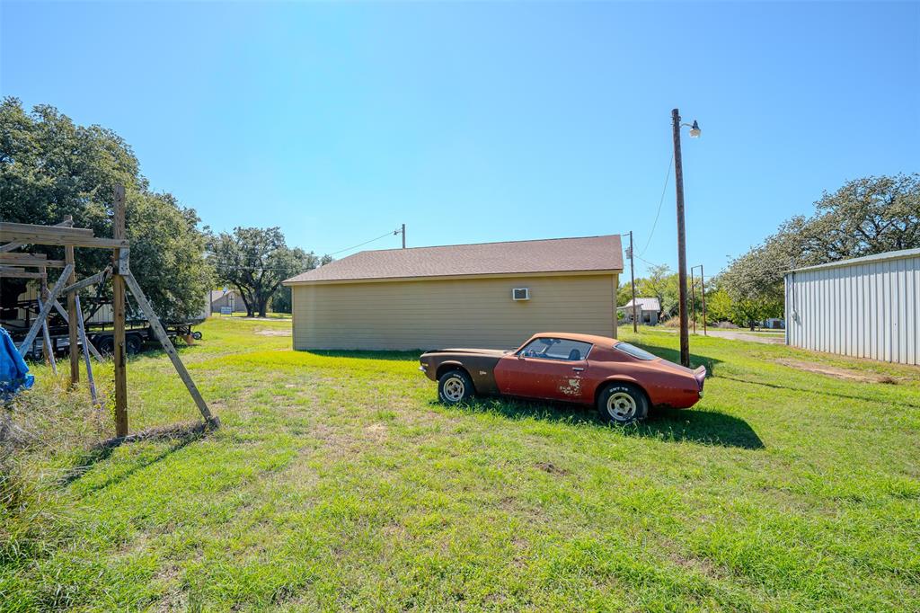 201 Granbury Court, Granbury, TX 76049