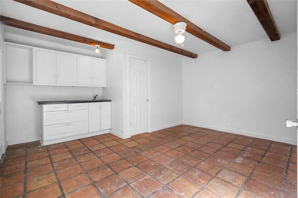 2005 Tisinger Avenue, Dallas, TX 75228