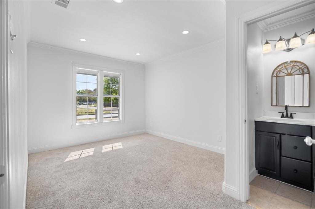 2005 Tisinger Avenue, Dallas, TX 75228