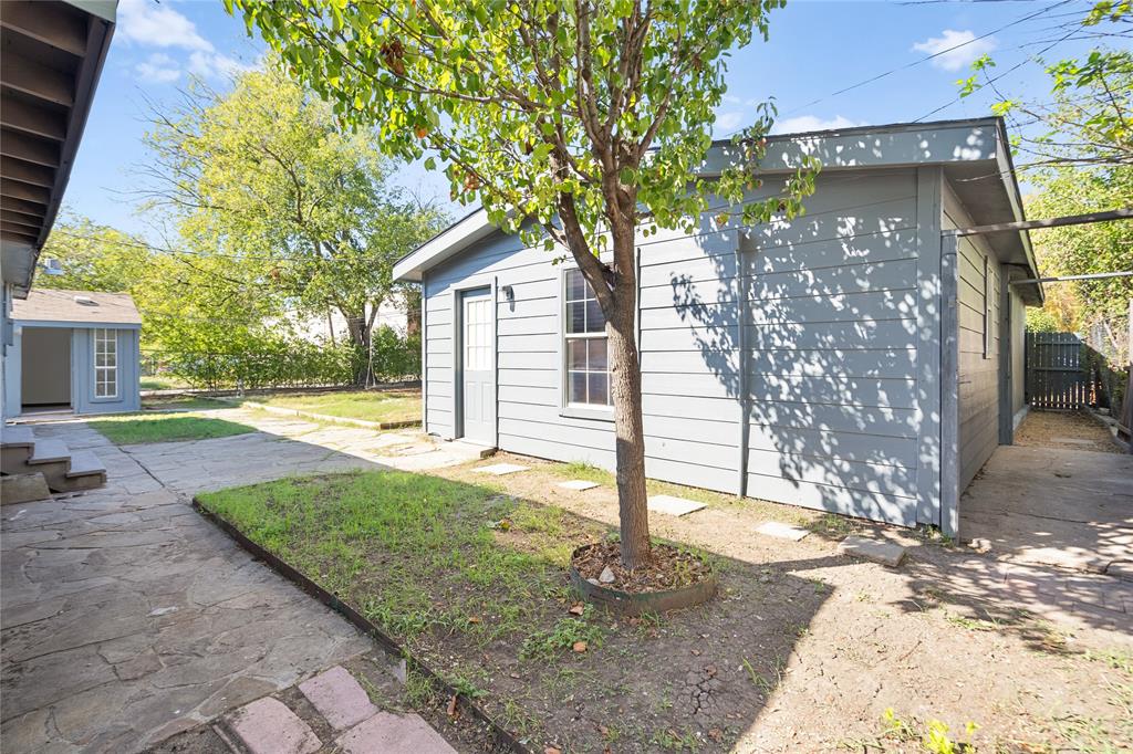 2005 Tisinger Avenue, Dallas, TX 75228