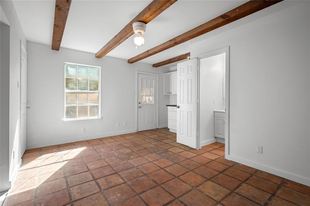 2005 Tisinger Avenue, Dallas, TX 75228