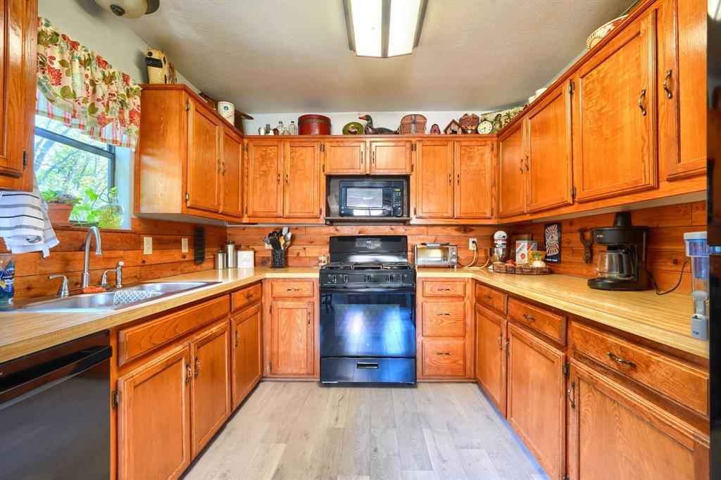 1495 Fm 36 N, Farmersville, TX 75442