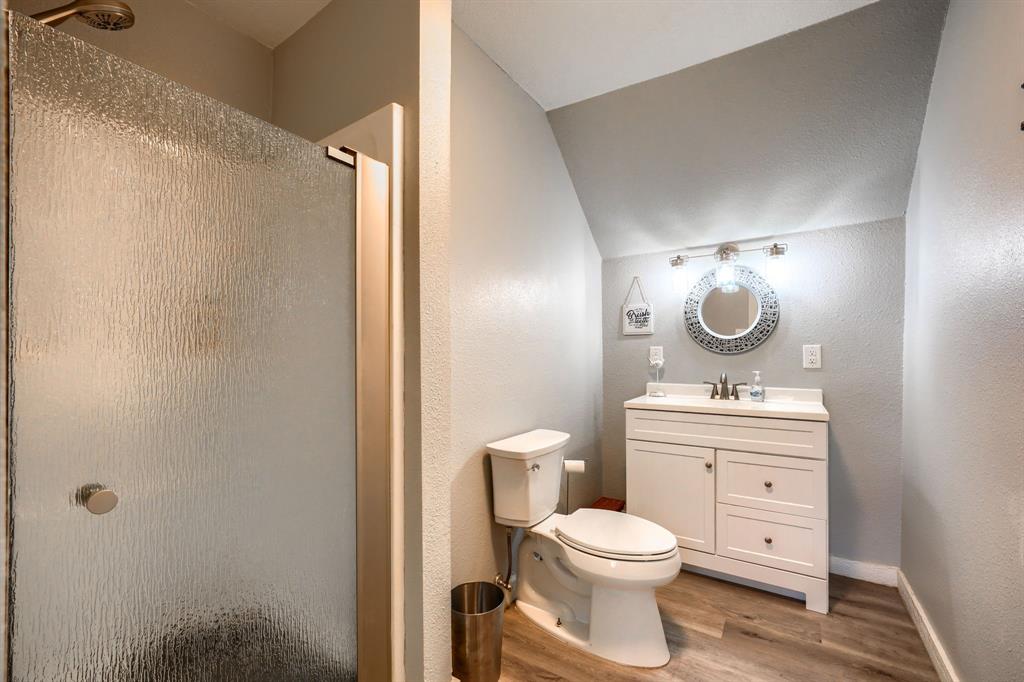 upstairs 2 bath