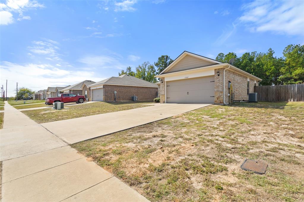 17367 Stacy Street, Lindale, TX 75771