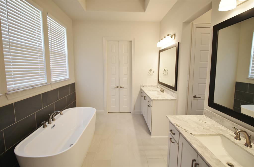 31 Jacey Court, Waxahachie, TX 75167