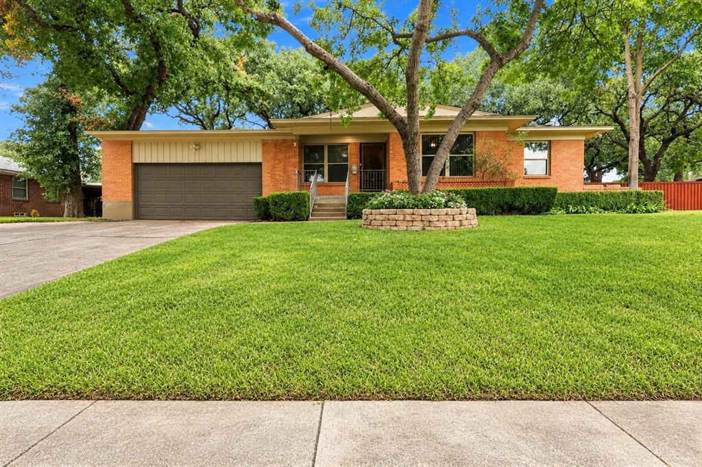 1233 Fair Oaks Drive, Irving, TX 75060