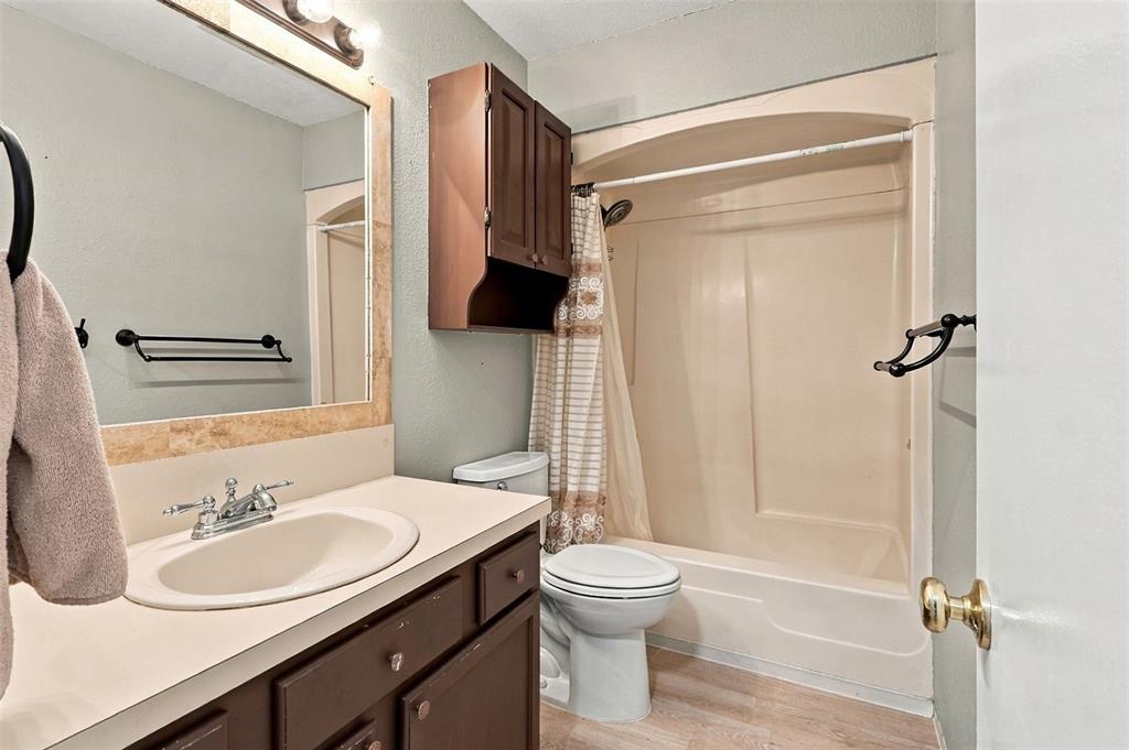 1233 Fair Oaks Drive, Irving, TX 75060