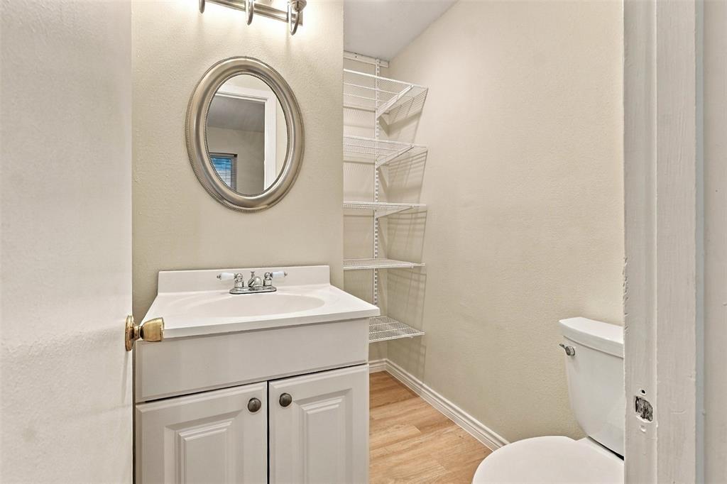 1233 Fair Oaks Drive, Irving, TX 75060