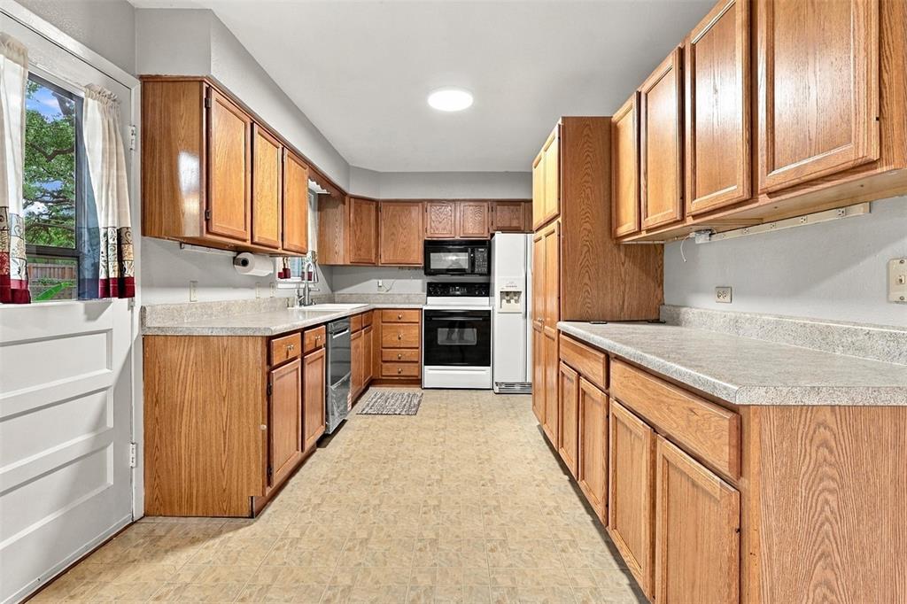 1233 Fair Oaks Drive, Irving, TX 75060