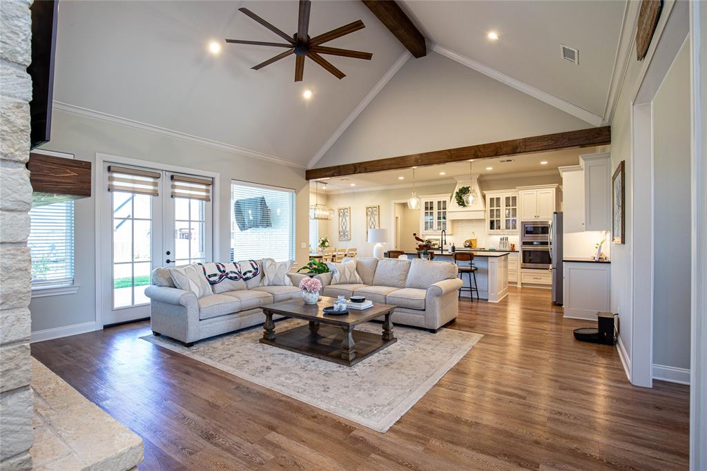 317 Champions Way, McGregor, TX 76657