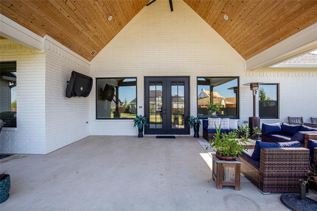 Tons of patio space, perfect for entertaining
