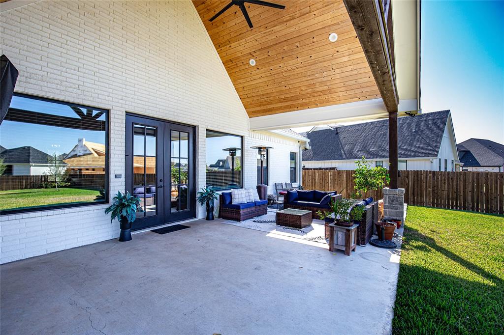 317 Champions Way, McGregor, TX 76657