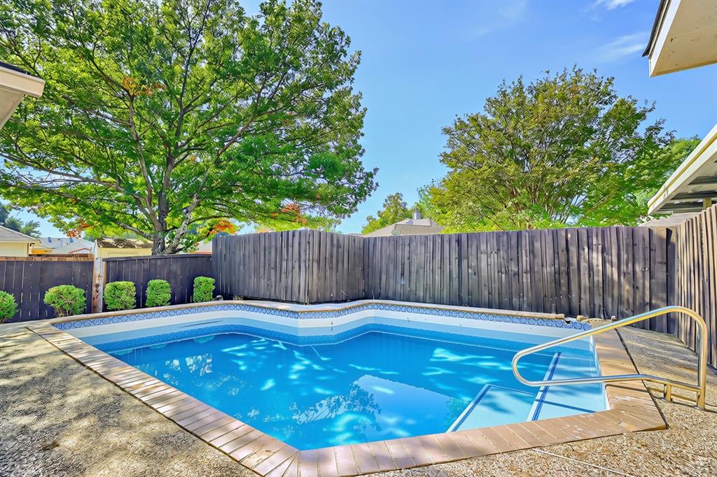 709 Bridgewater Lane, Mesquite, TX 75181
