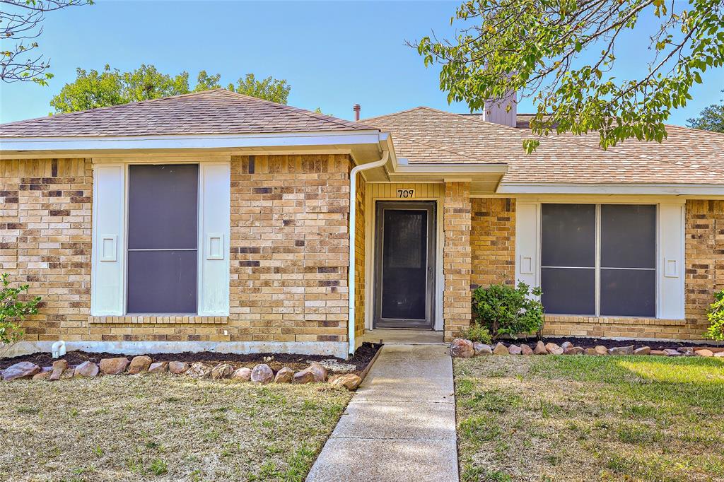 709 Bridgewater Lane, Mesquite, TX 75181