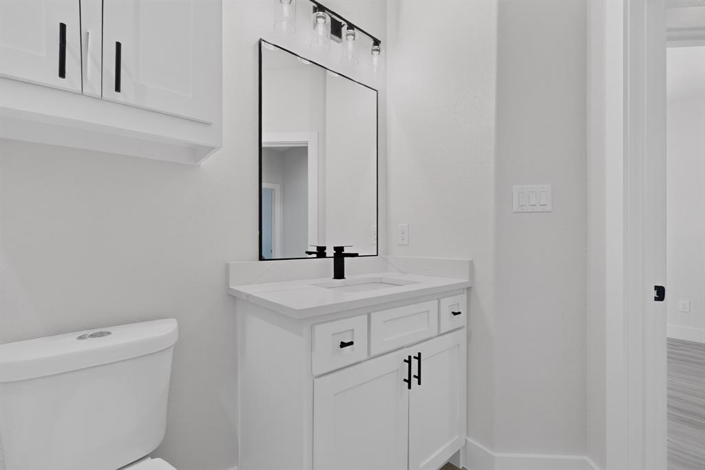 1309 N BRECKENRIDGE Street, Ennis, TX 75119