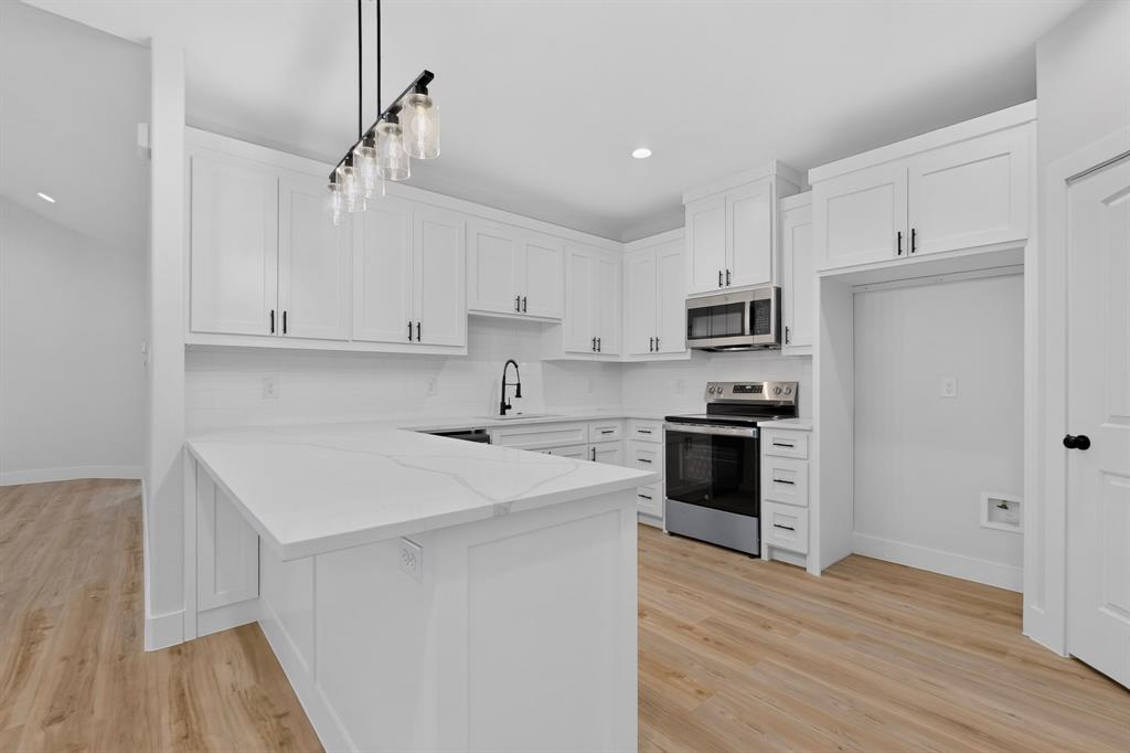 1309 N BRECKENRIDGE Street, Ennis, TX 75119