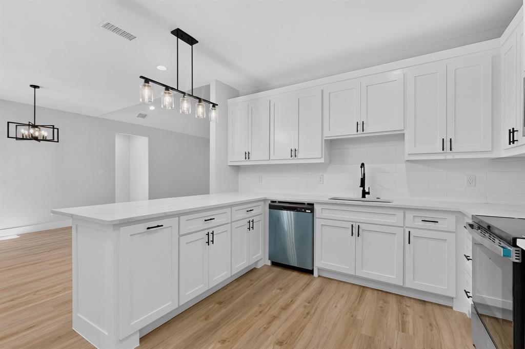 1309 N BRECKENRIDGE Street, Ennis, TX 75119