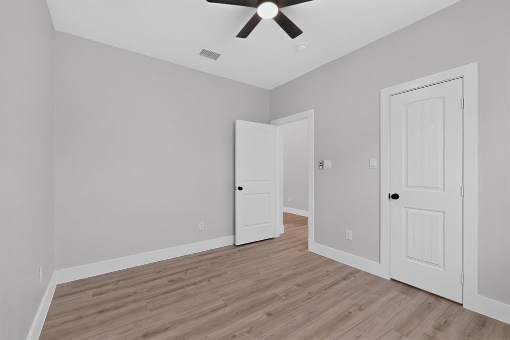 1309 N BRECKENRIDGE Street, Ennis, TX 75119