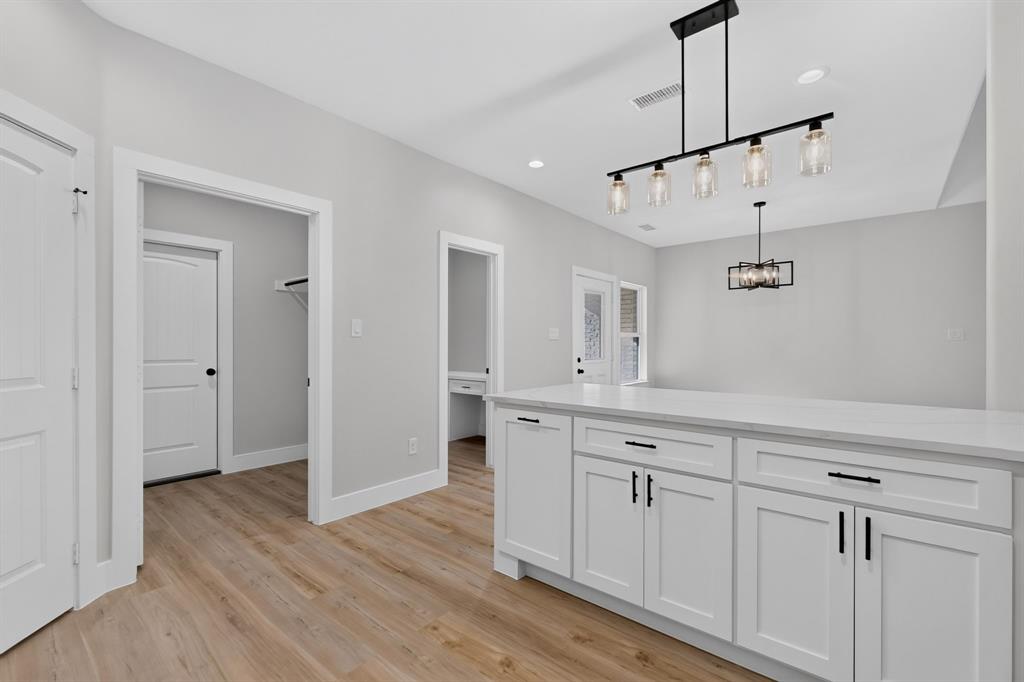 1309 N BRECKENRIDGE Street, Ennis, TX 75119