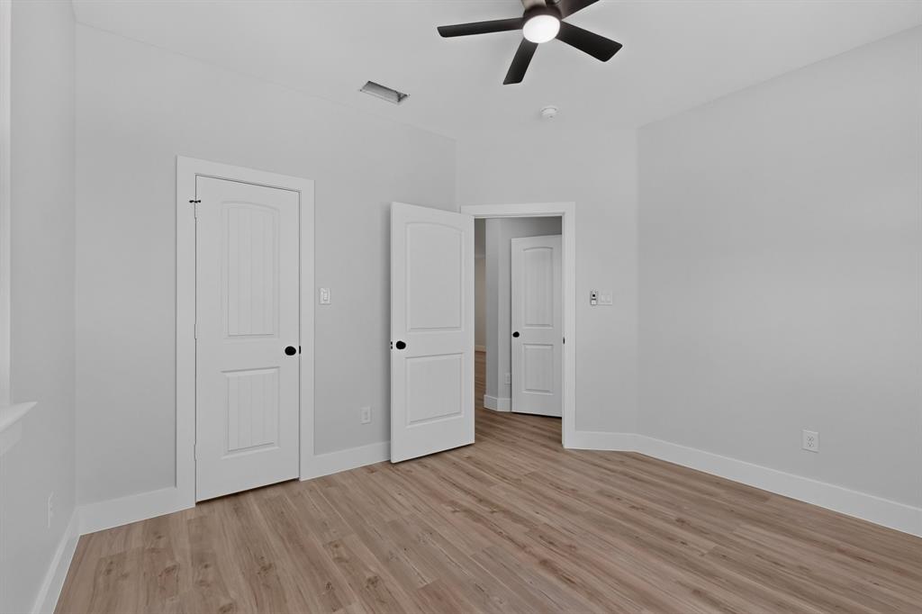 1309 N BRECKENRIDGE Street, Ennis, TX 75119