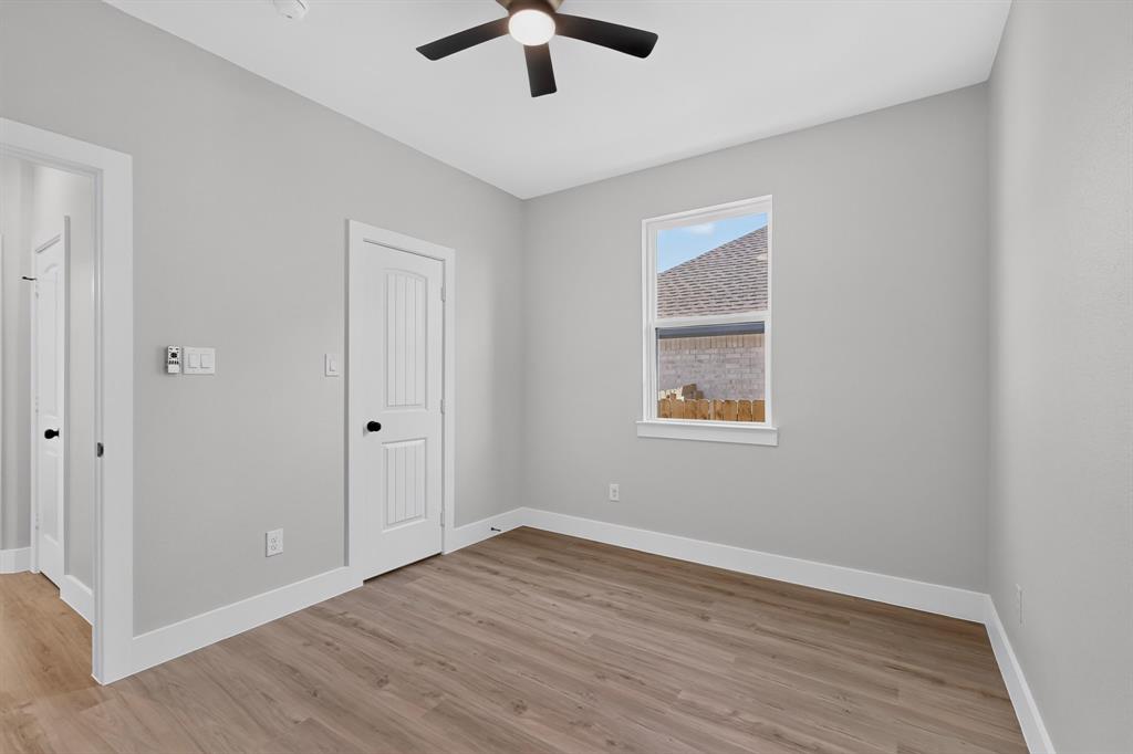 1309 N BRECKENRIDGE Street, Ennis, TX 75119