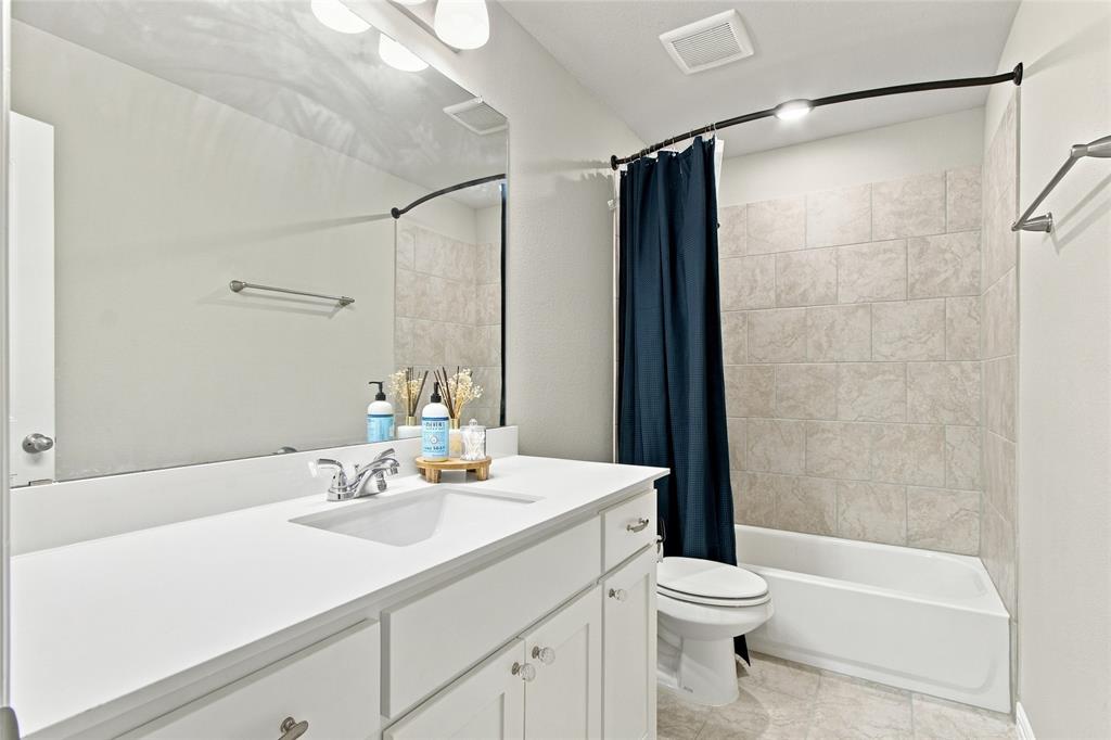 Another large guest bath
