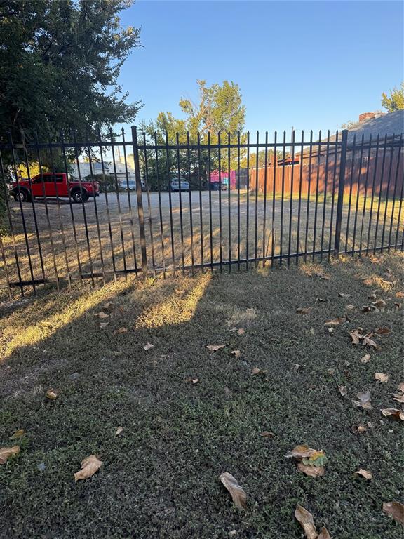 2439 Hawthorne Avenue, Dallas, TX 75219